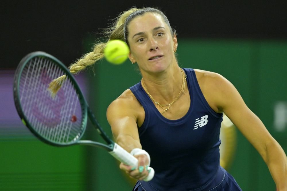 WTA Rouen 2025, subito fuori McCartney Kessler e Bronzetti. Avanza Kalinina