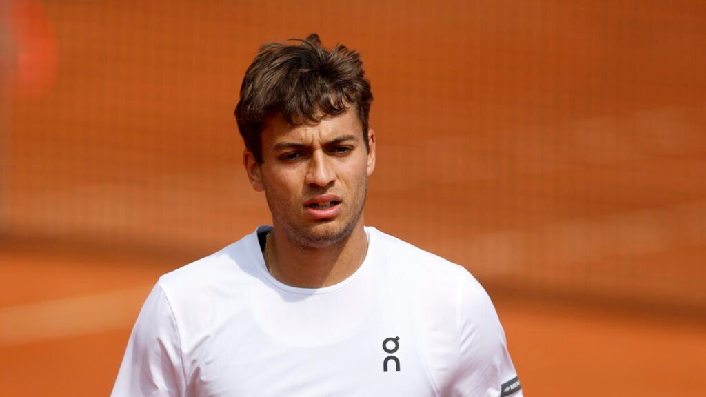 Tennis: Cobolli eliminato al primo turno a Monaco di Baviera