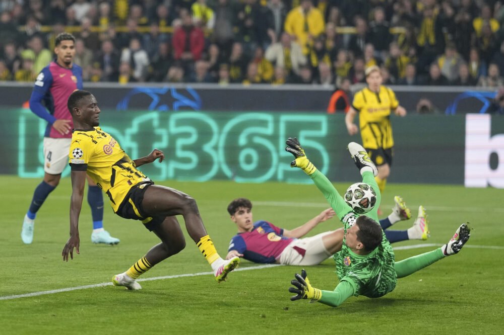 Calcio, PSG e Barcellona cadono ma staccano il pass per le semifinali di Champions League
