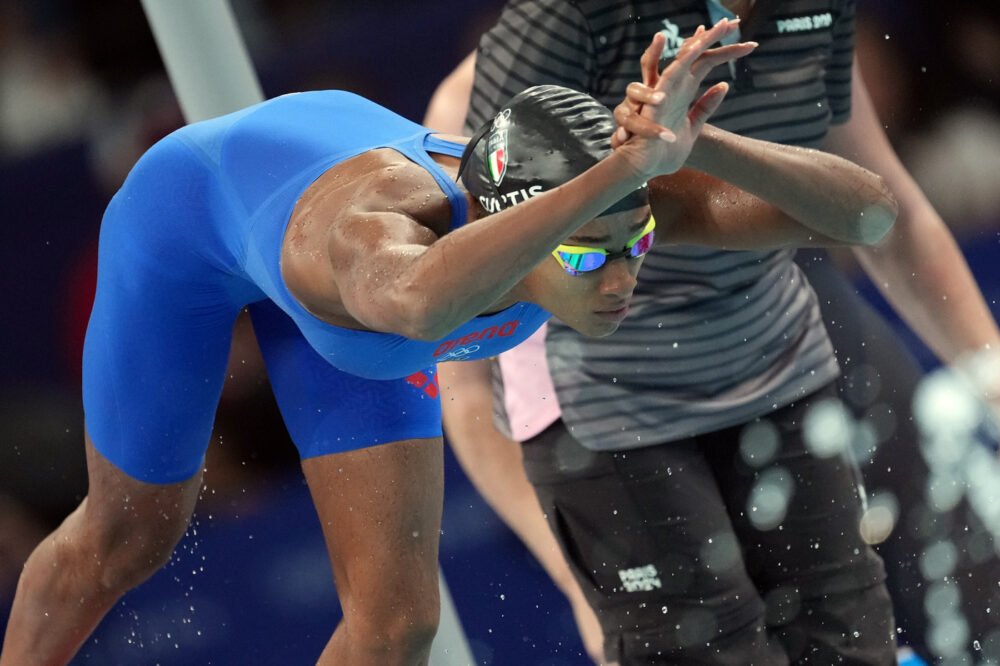 Sara Curtis vola in vetta al ranking mondiale stagionale dei 100 sl: la classifica completa