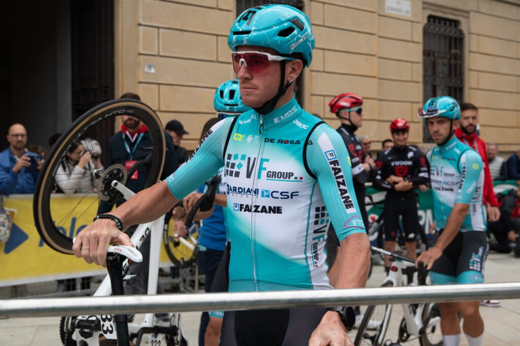 Giro d’Abruzzo 2025: Ivo Oliveira trionfa nella seconda tappa, Fiorelli è secondo e nuovo leader