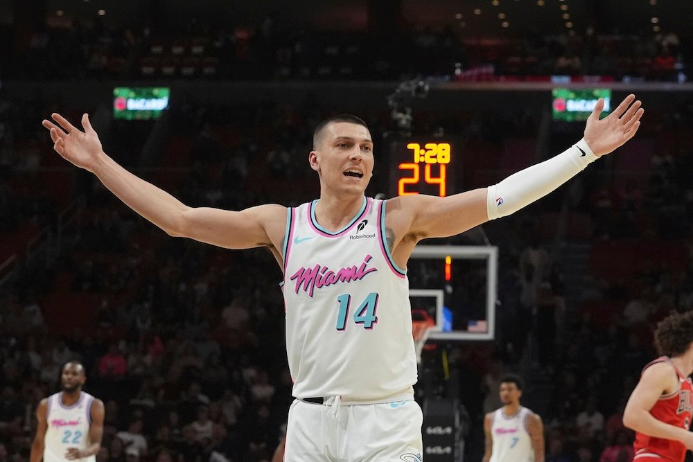 NBA, i risultati della notte (17 aprile): Miami e Dallas vincono nel play-in e restano in corsa