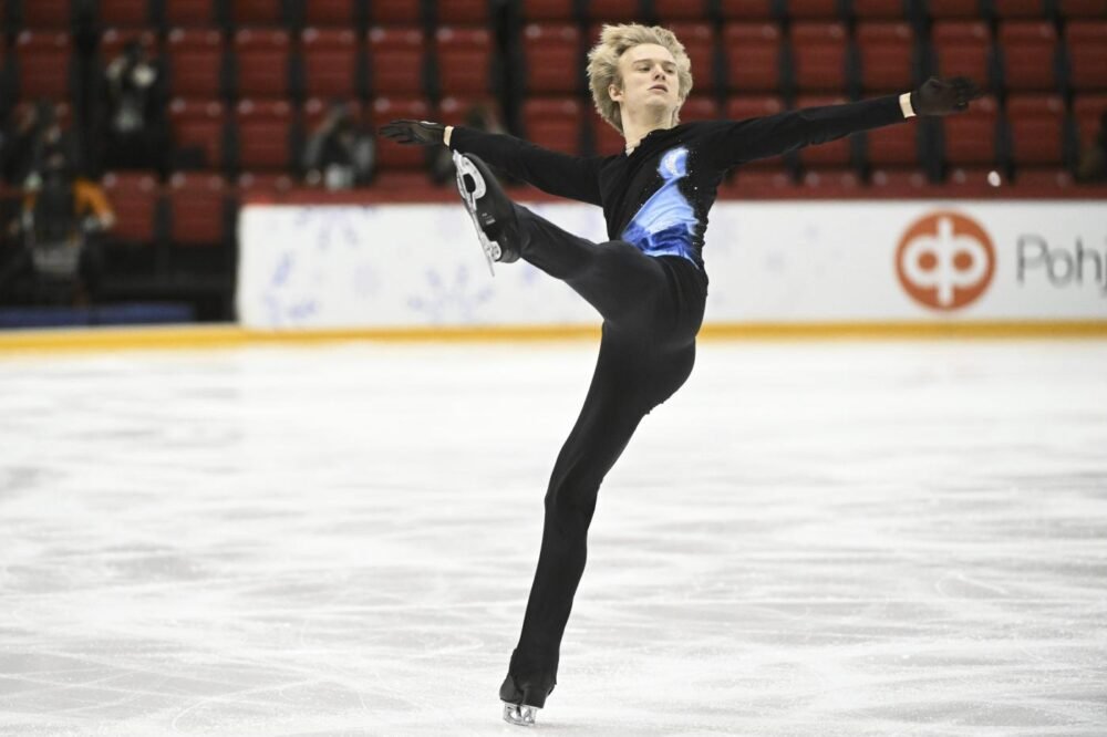 Pattinaggio artistico: l’Italia perde terreno dopo lo short maschile al World Team Trophy 2025