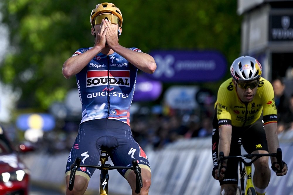 Remco Evenepoel: “Non pensavo di vincere la volata. Sono stati mesi durissimi”