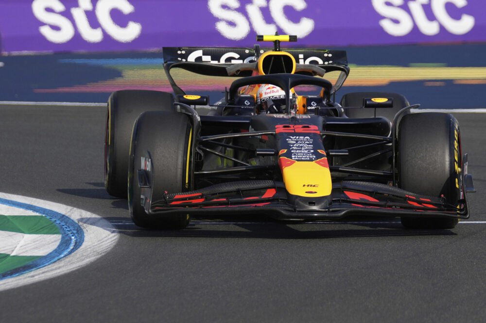 F1, Horner promuove Tsunoda: “Sta facendo progressi, è quello che stiamo cercando”