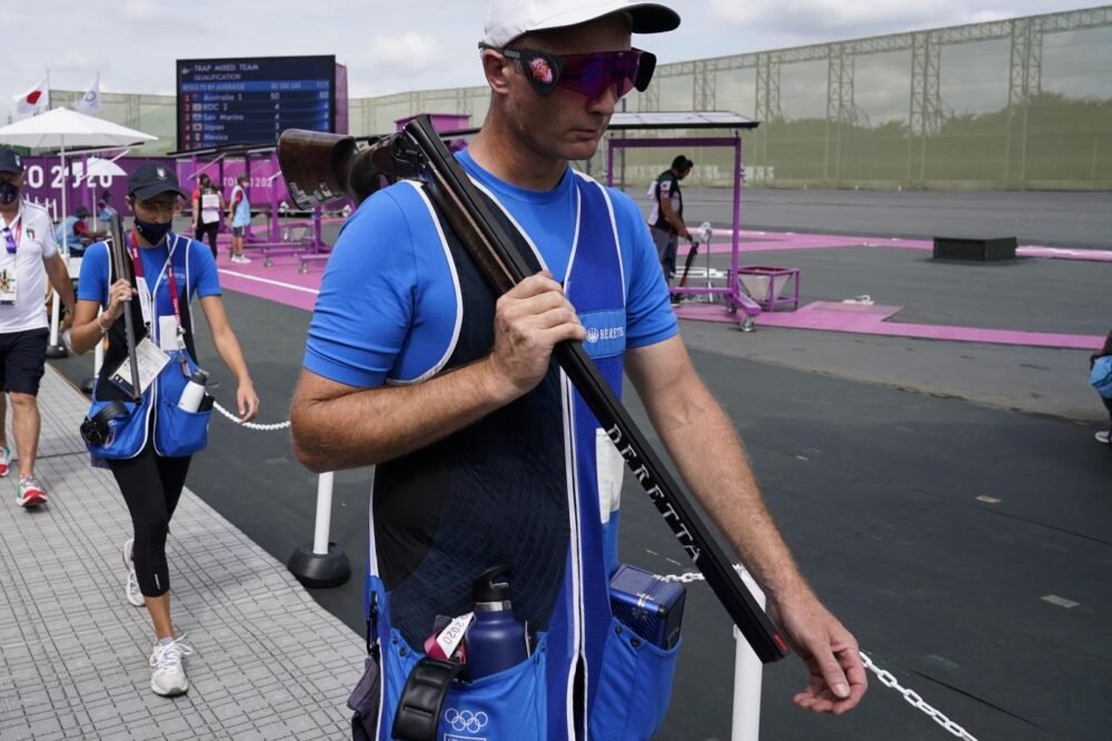 Tiro a volo: De Filippis centra il secondo posto nel trap maschile a Lima. vince Hinton