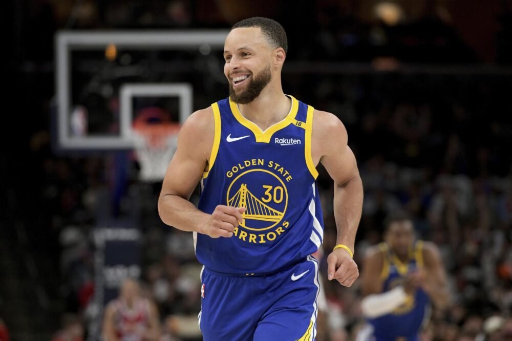 NBA Playoff 2025, i risultati della notte (21 aprile): Warriors corsari a Houston, OKC travolgente