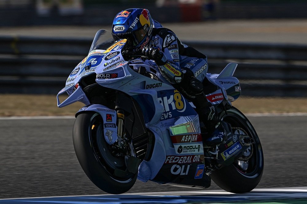 MotoGP, Bagnaia dà un segnale ed è 2° dietro Alex Marquez nel venerdì di Jerez