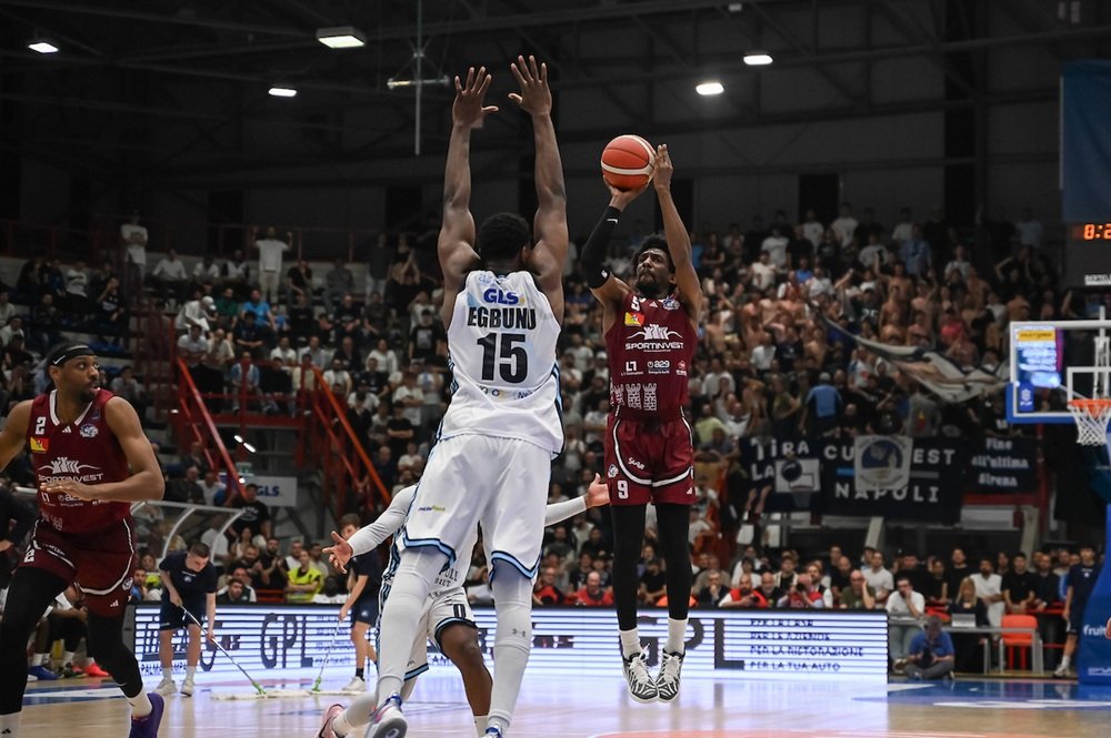 Basket, Trapani riagguanta la vetta dopo i posticipi. Trieste espugna Cremona
