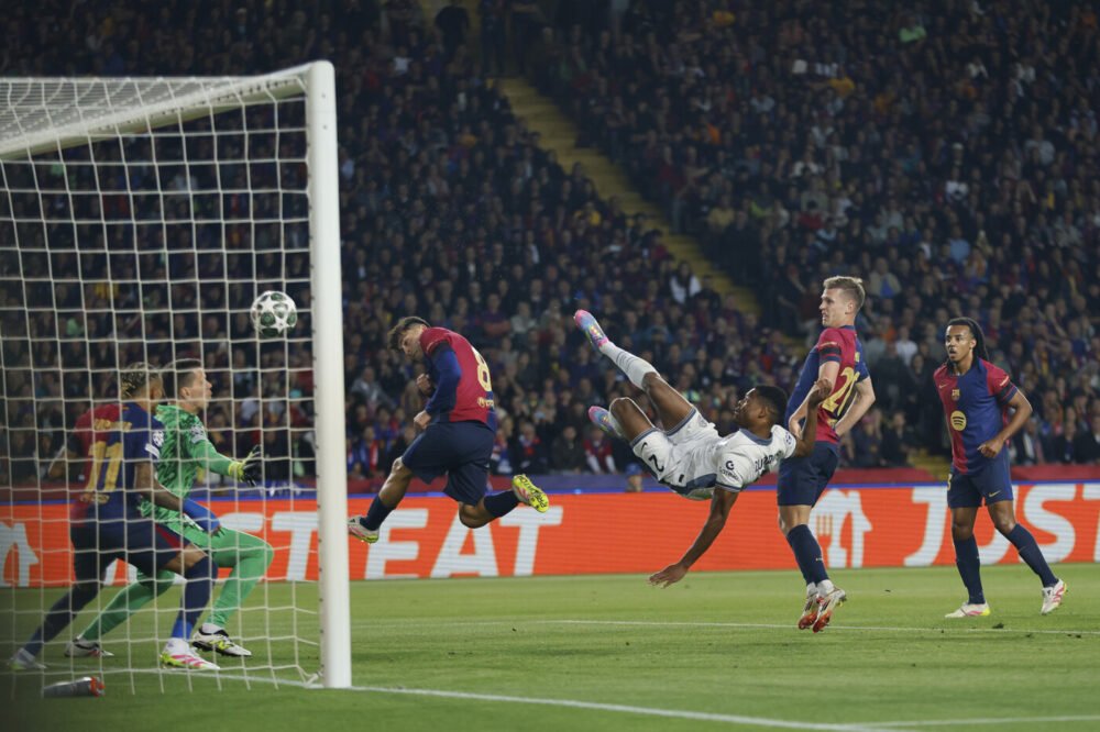 Calcio, pirotecnico 3-3 tra Barcellona ed Inter nell’andata delle semifinali di Champions League