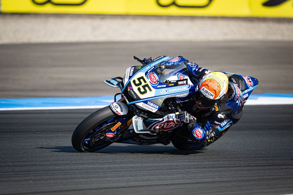 Bulega, domenica maledetta: rimonta dal 10° al 1° posto. Poi la Ducati si ferma! Vince Locatelli