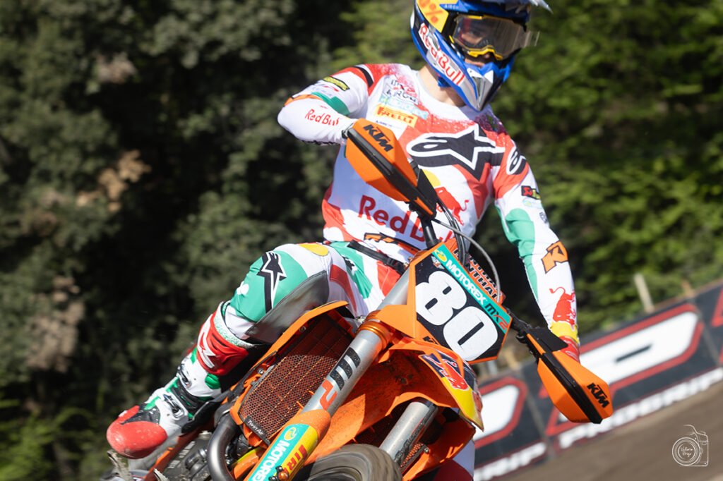 MX2: de Wolf beffa ancora Adamo. Il siciliano terzo in gara-1 al GP del Trentino. Vince Mc Lellan
