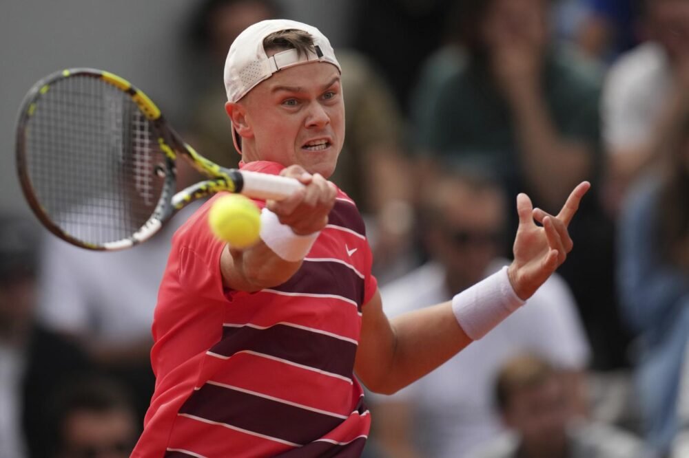 Roland Garros 2025, Alcaraz e Rune approdano ai sedicesimi. Esce Ruud