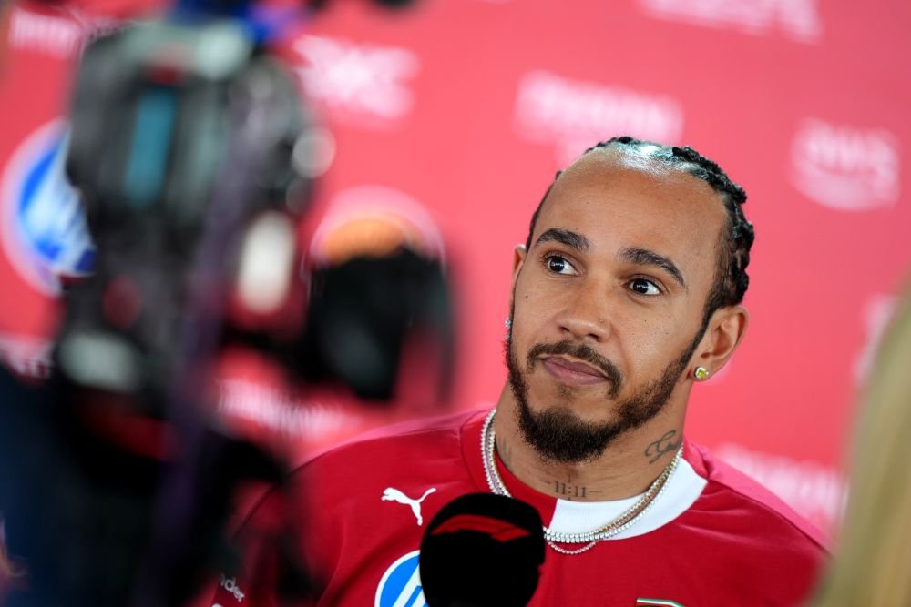 F1, Lewis Hamilton: “Curiosi sulla direttiva tecnica. Tutto ok con il mio ingegnere di pista”