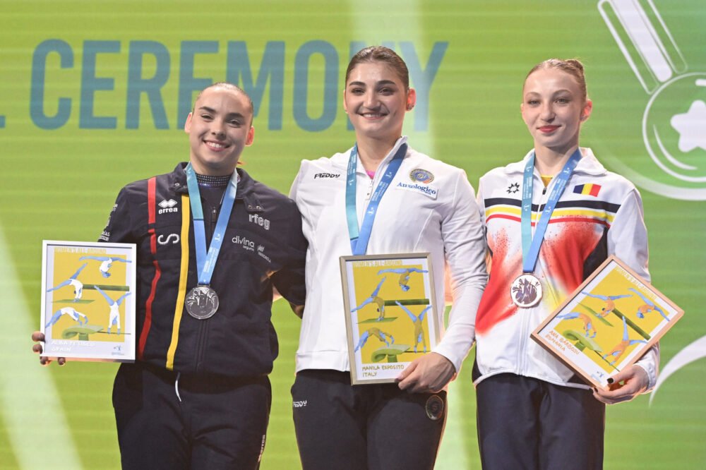 “Quando tua figlia vince gli Europei…”: l’esultanza sfrenata dei genitori di Manila Esposito – VIDEO