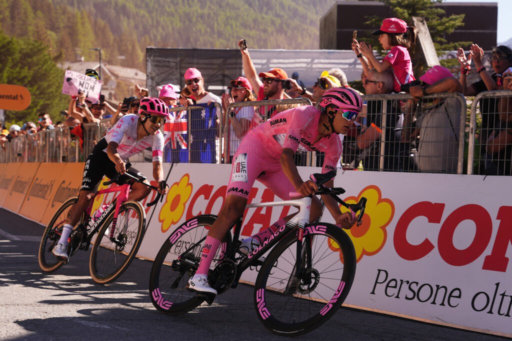 LIVE Giro d’Italia 2025, tappa di oggi in DIRETTA: il Colle delle Finestre sarà il giudice supremo