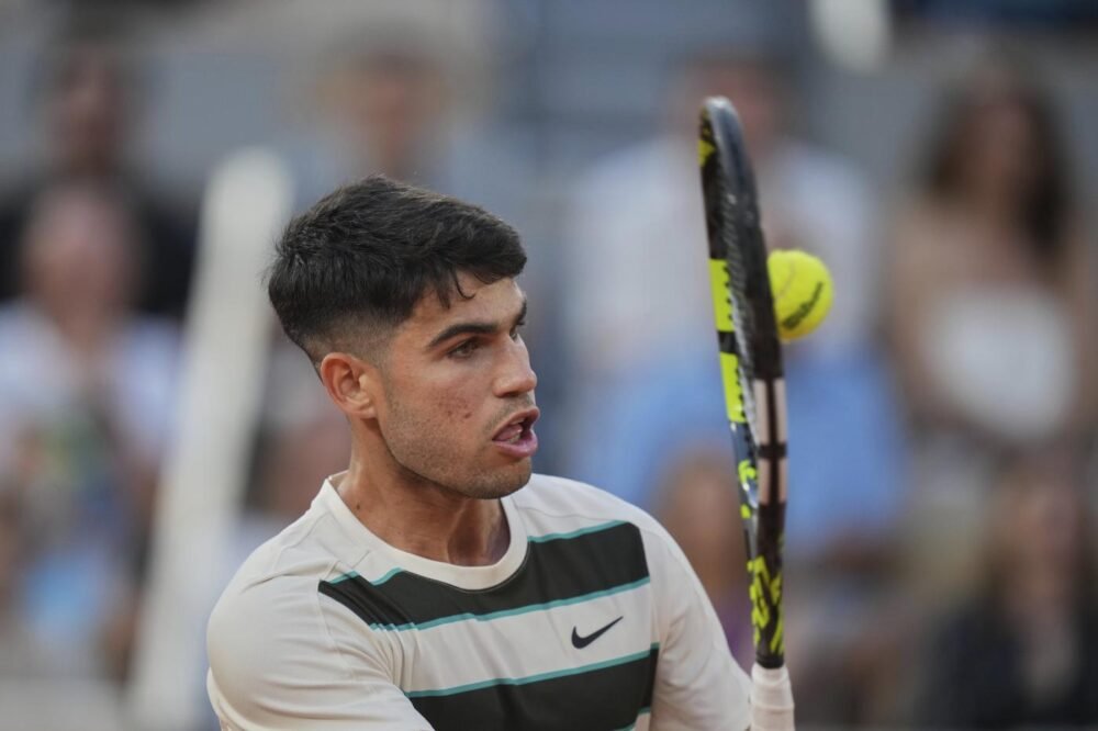 Carlos Alcaraz: “Ho dovuto calmare i miei pensieri nel quarto set. Di sera come sull’erba”