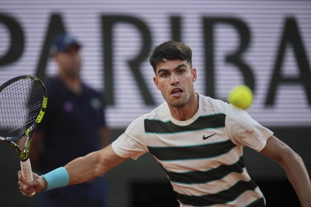 Roland Garros day 6: prime difficoltà per Alcaraz e Rune