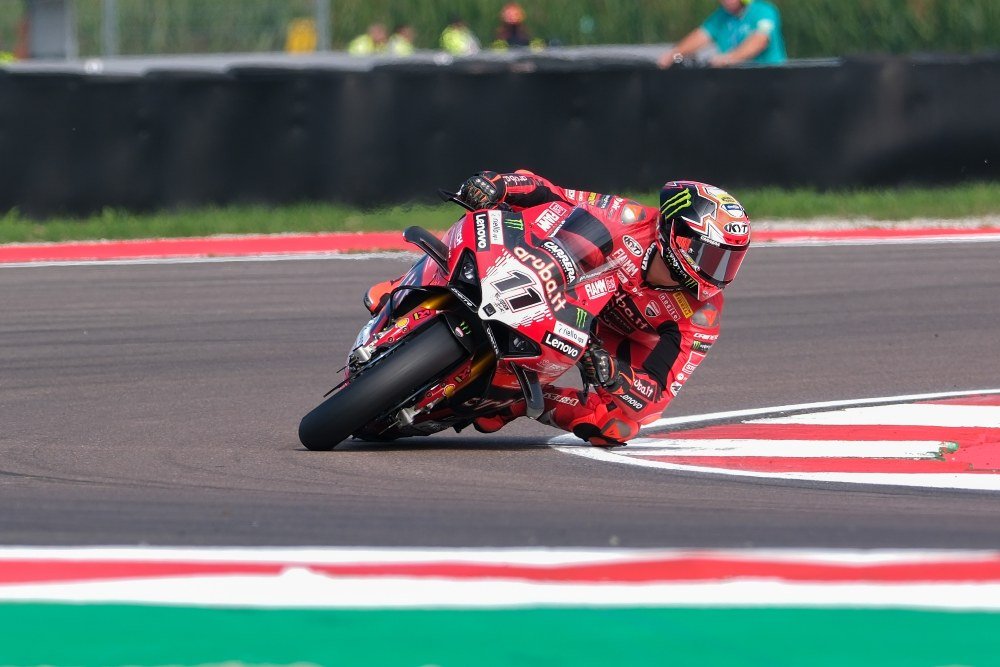 Superbike oggi in tv, GP Italia 2025: orari prove libere, programma, streaming