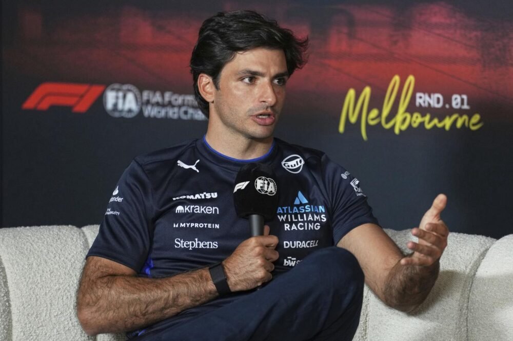 F1, Carlos Sainz non sorpreso dalle difficoltà di Lewis Hamilton in Ferrari