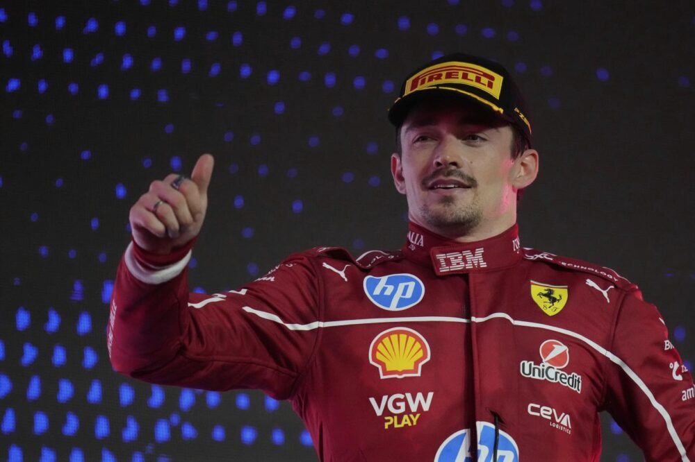 Charles Leclerc fa mea culpa: “Al volante c’ero io, ma la macchina non rispondeva”