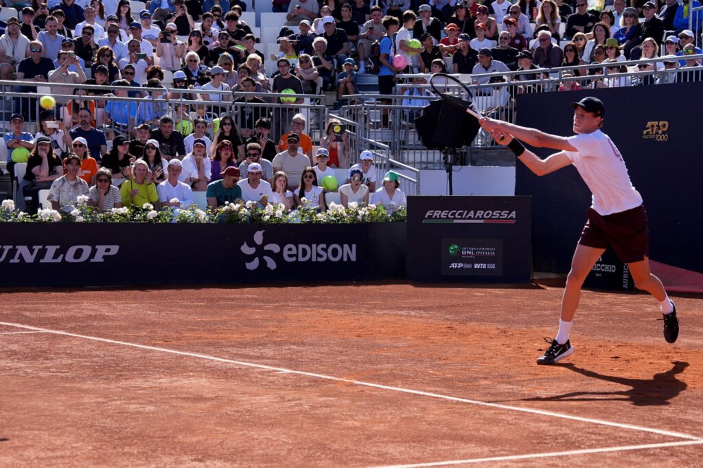 Jannik Sinner spinge in allenamento con Sonego a Roma. Domani training con un top-5