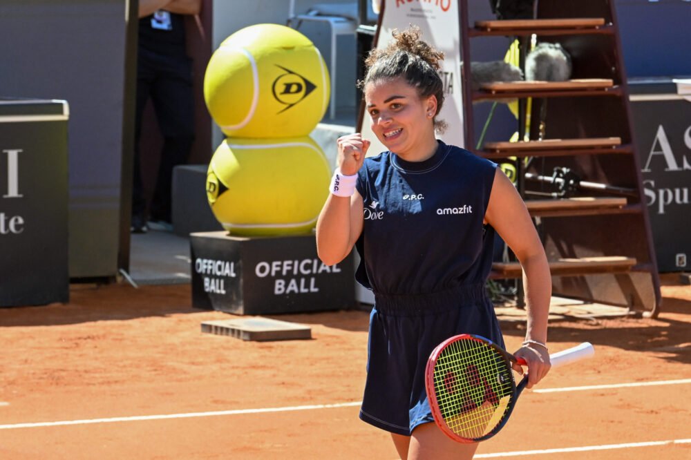 WTA Roma 2025, Jasmine Paolini supera in due set Lulu Sun ed approda ai sedicesimi!