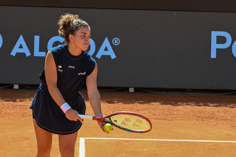 Jasmine Paolini trova Ons Jabeur al 3° turno a Roma: precedenti in parità tra due finaliste Slam