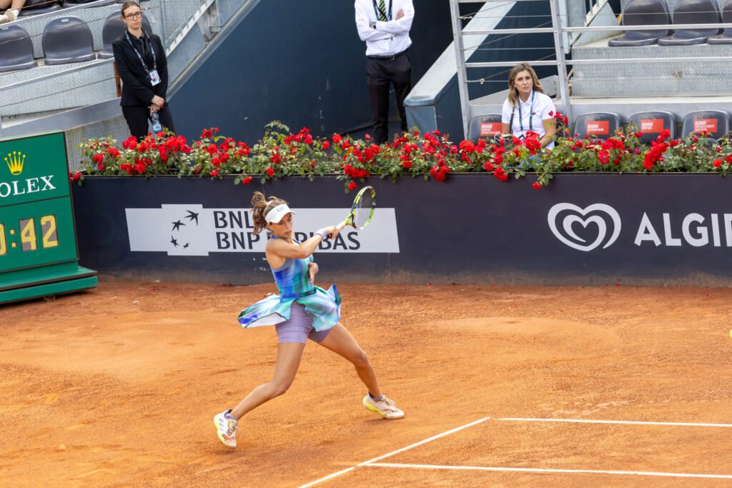 Lucia Bronzetti spreca un’occasione e perde nettamente contro Laura Siegemund a Roma nel 2° turno