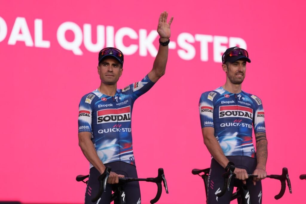 Giro d’Italia 2025, si ritira subito Mikel Landa. Lo spagnolo finisce in ambulanza