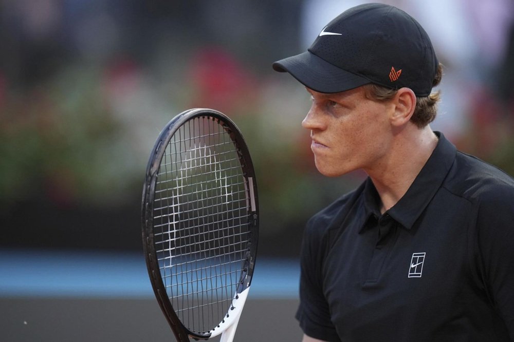 IL RITORNO DEL RE! Jannik Sinner convince, batte Navone in 2 set e inizia bene la cavalcata romana