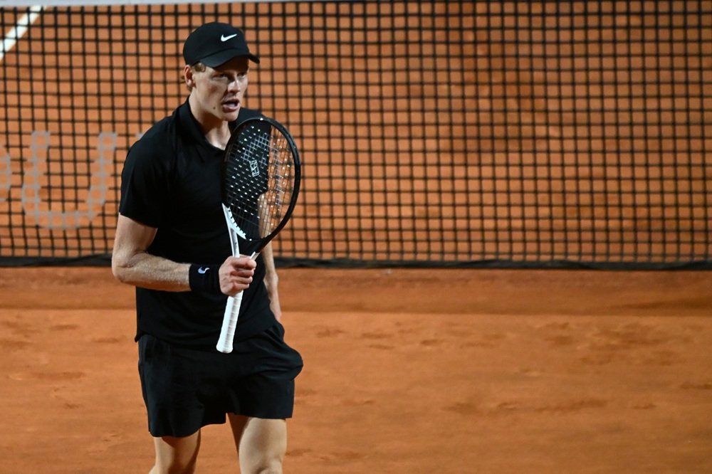 Sinner torna a muovere il ranking ATP! Il vantaggio su Alcaraz e gli scenari nella Race