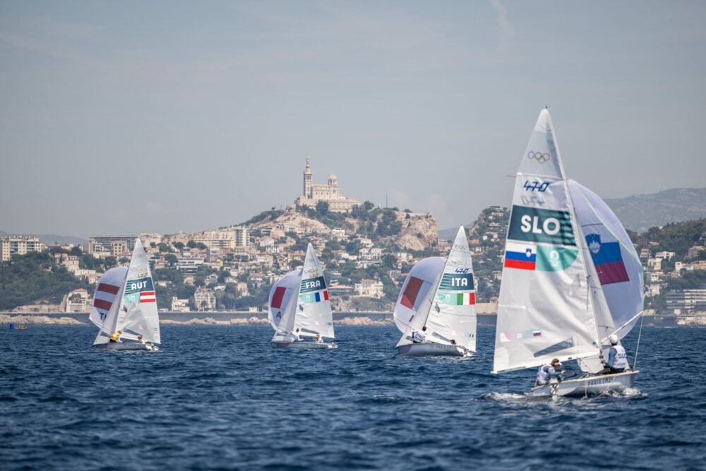 Vela: una buona Italia comincia con il piede giusto gli Europei 470 misto