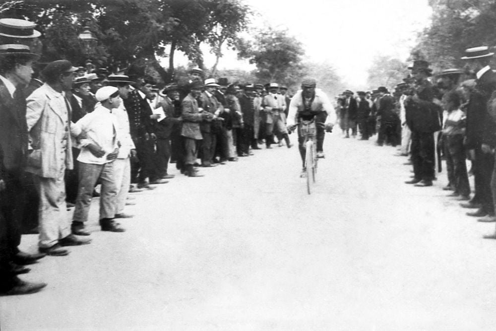 116 anni fa nasceva il Giro d’Italia. Partenza da Milano, Luigi Ganna il primo vincitore
