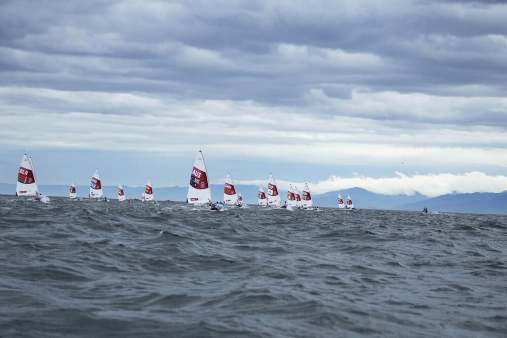 Vela: ancora vento leggero a Qingdao. Niente regate nel day-2 dei Mondiali Laser