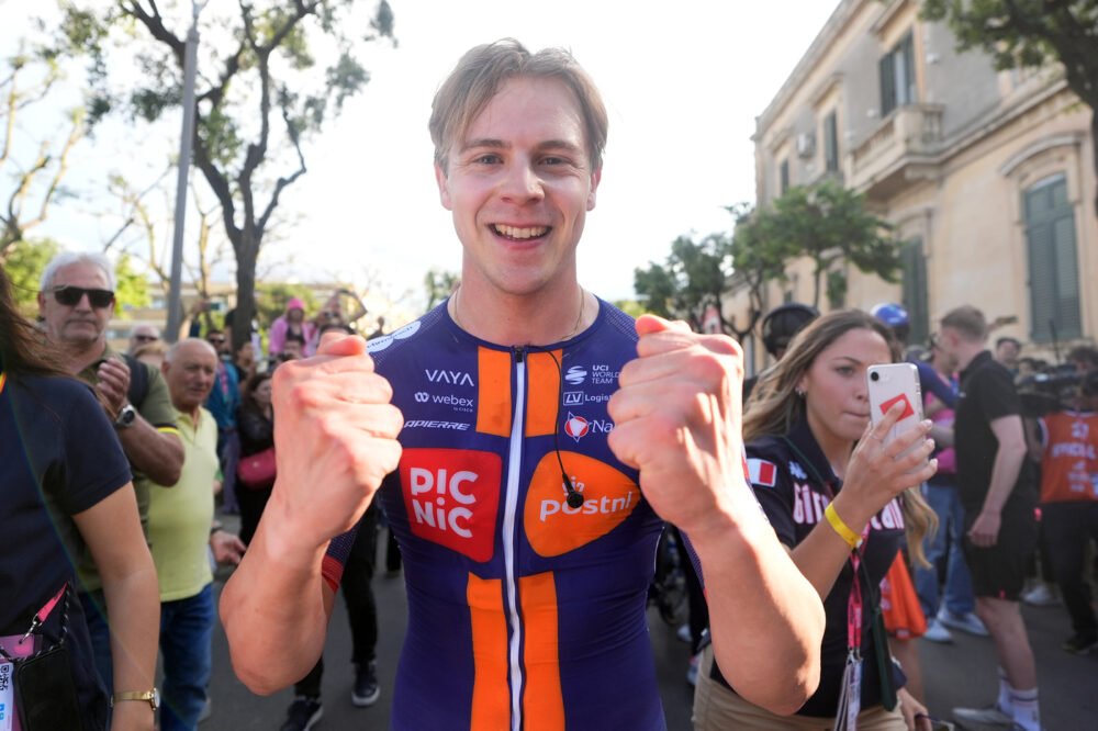 Giro d’Italia 2025, Casper Van Uden: “Lavoro di squadra straordinario, sprint preparato benissimo”