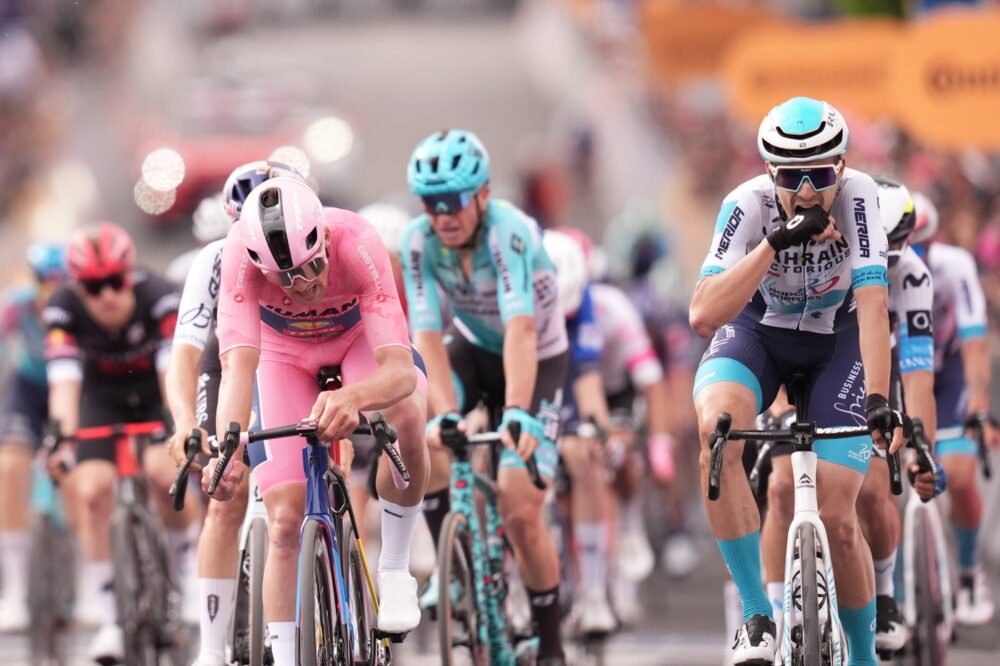 BIKE TODAY SPECIALE GIRO – Il tris di Pedersen a Matera!