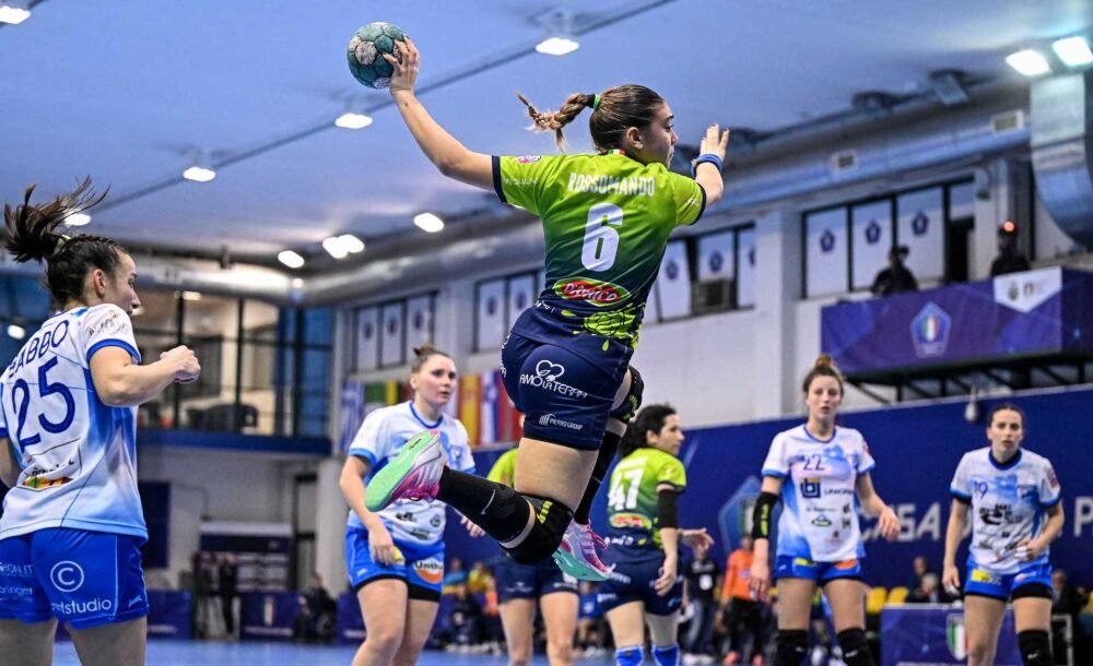 Pallamano, Serie A1: Salerno vince e raggiunge Erice in finale