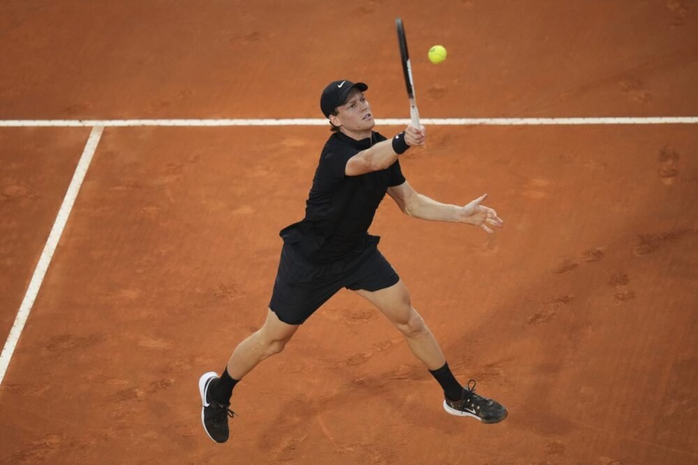 Jannik Sinner e Lorenzo Musetti si cancellano da Amburgo. Appuntamento al Roland Garros