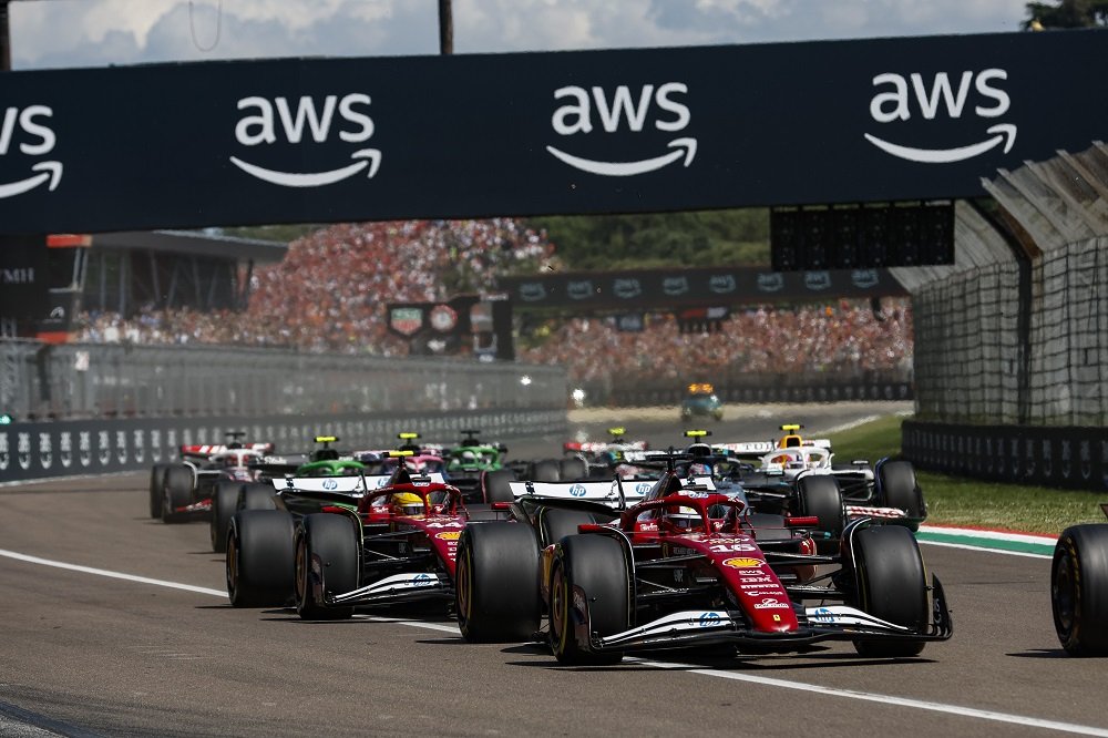 La Ferrari salva la faccia con una buona rimonta, ma Verstappen e McLaren sono troppo lontani