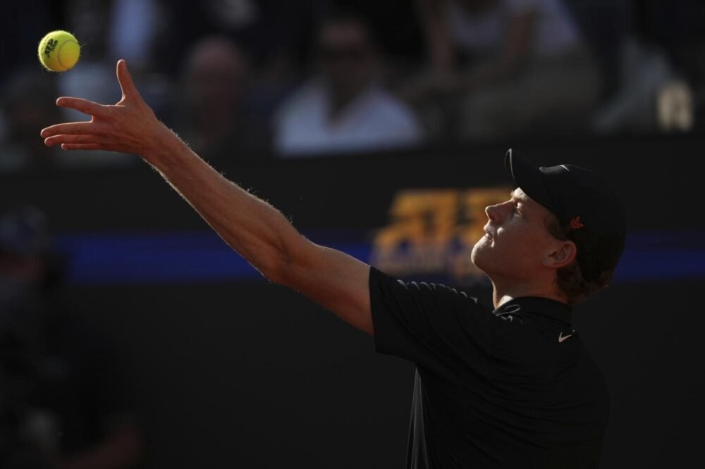 Alcaraz allunga nella Race ATP, ma Sinner è secondo con due tornei giocati in stagione