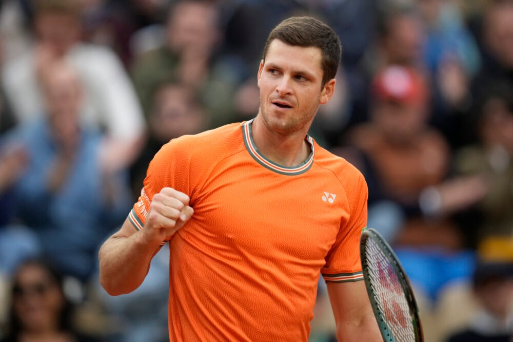 ATP Ginevra 2025, vittorie di Hubert Hurkacz e Fabian Marozsan in una giornata con pioggia