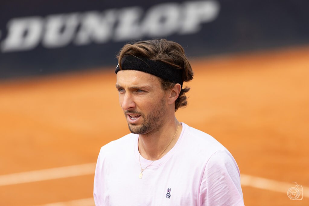 Arthur Rinderknech reagisce in modo curioso alla notizia della sfida contro Sinner a Parigi