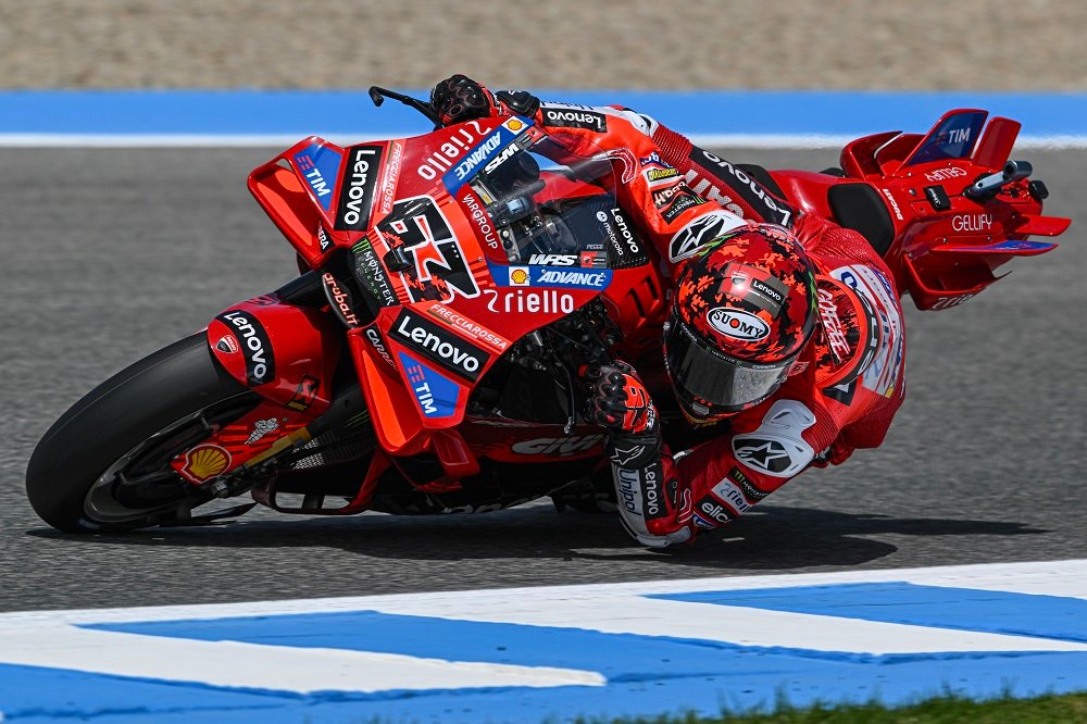 MotoGP oggi in tv, GP Gran Bretagna 2025: orari prove prove libere, streaming, programma Sky e TV8
