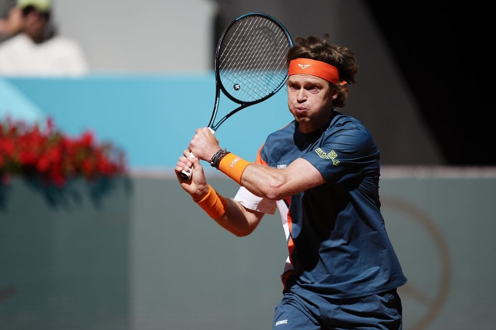 ATP Amburgo 2025 Rublev domina Auger-Aliassime e sfiderà Cobolli in finale