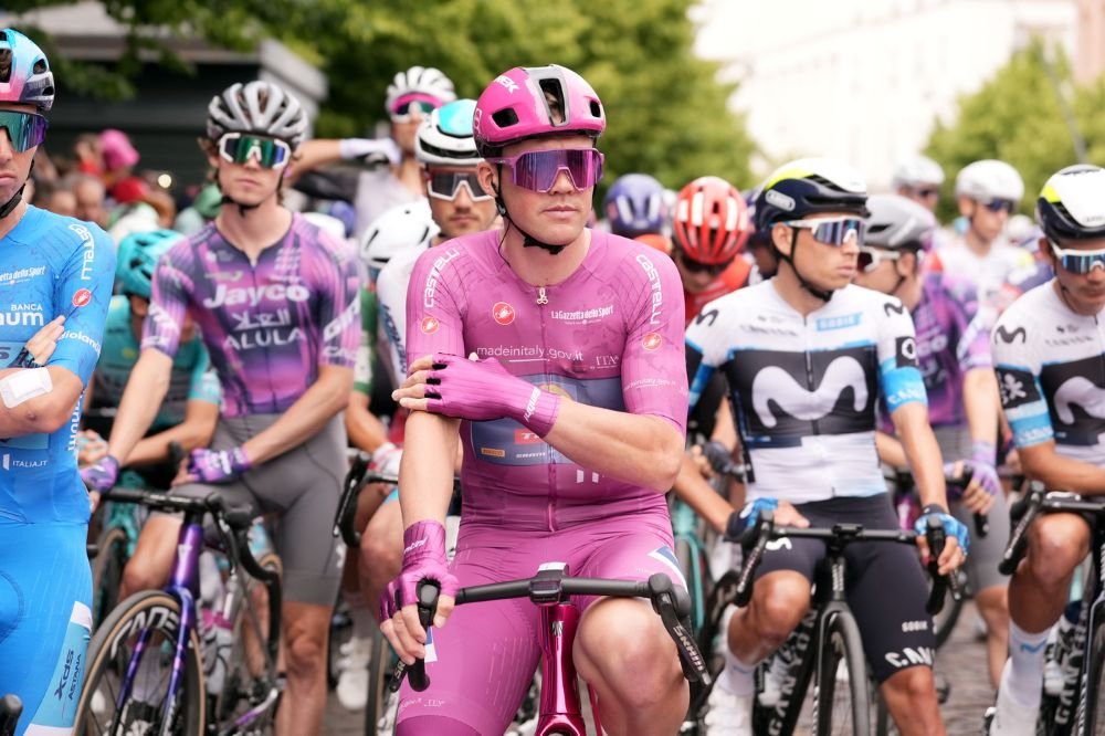 LIVE Giro d’Italia 2025, tappa di oggi in DIRETTA: sconfinamento in Slovenia, sarà volata?
