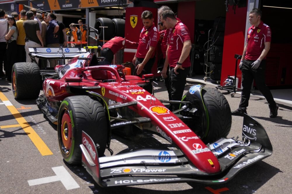 Incidente per Lewis Hamilton a Montecarlo. Corsa contro il tempo per le qualifiche