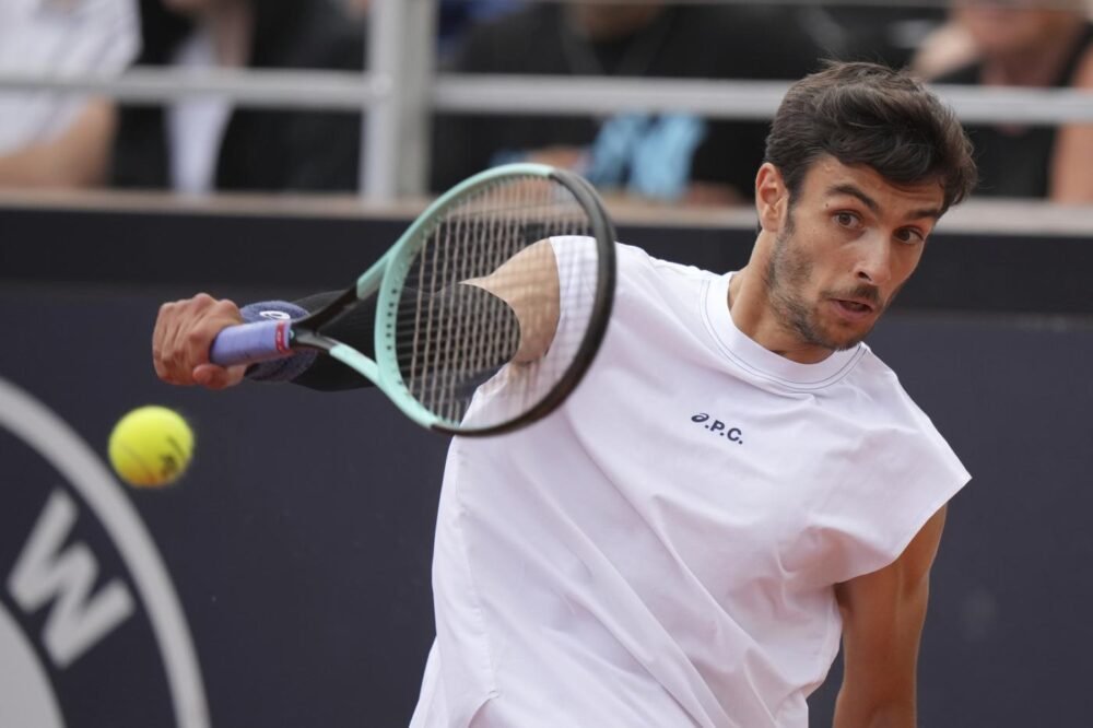 Roland Garros 2025, si alza il sipario sullo Slam francese. Tocca subito a Musetti e Paolini