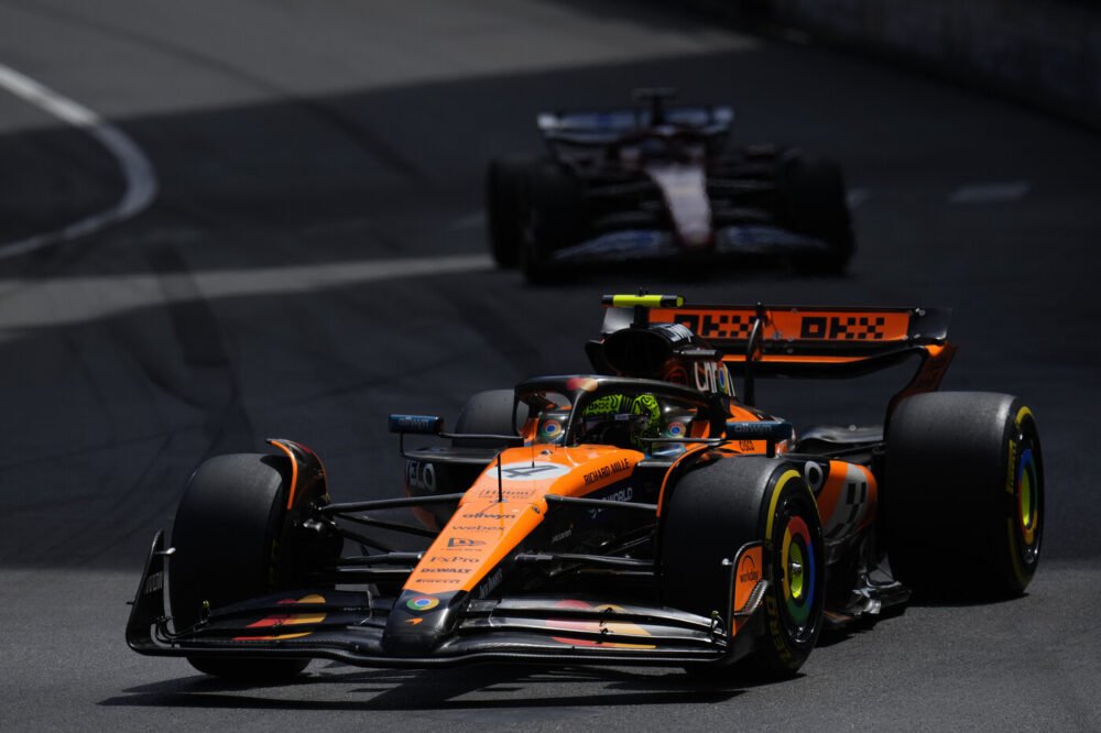 F1, Norris non sbaglia e vince il GP di Monaco davanti a Leclerc. 3° Piastri, Mondiale apertissimo