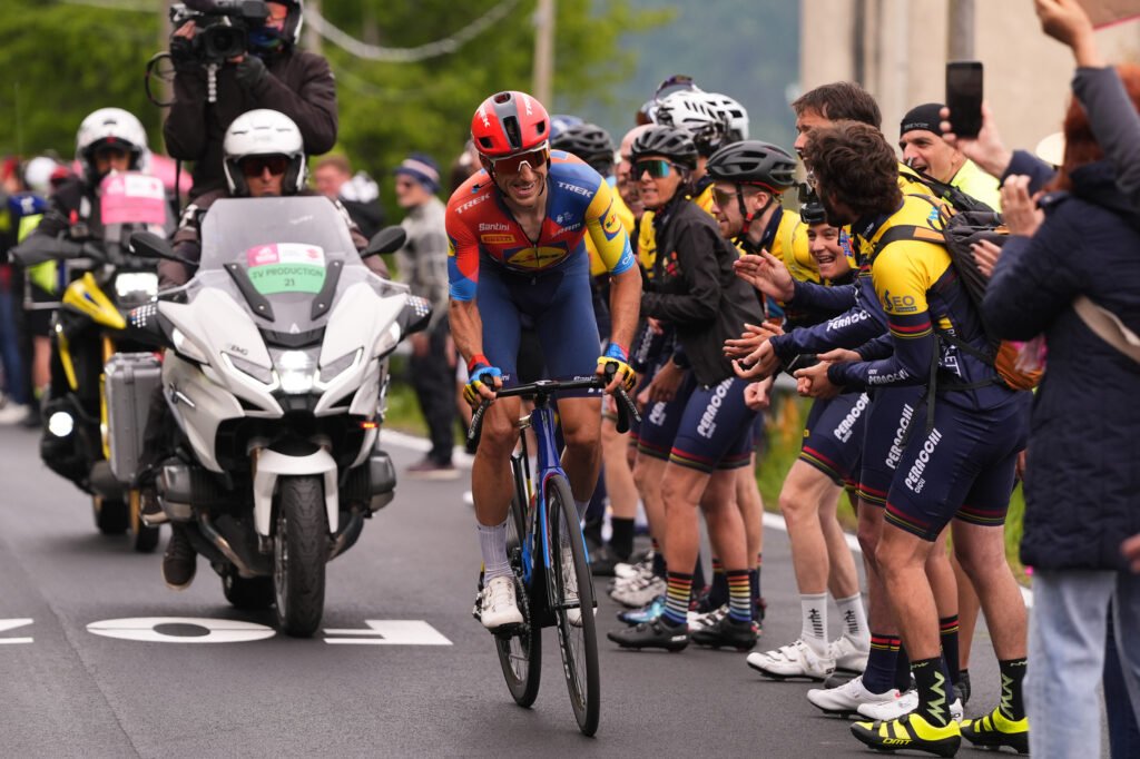 BIKE TODAY SPECIALE GIRO – Roglic crolla sul Monte Grappa! Vittoria a Verona, Del Toro resiste